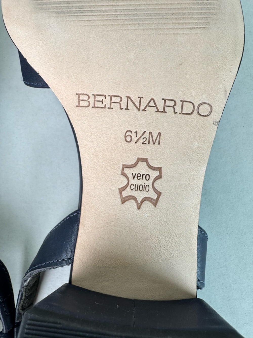 Bernardo 1946 Women’s Monroe Pump Dark Navy Antique Calf 6.5 - Picture 7 of 7